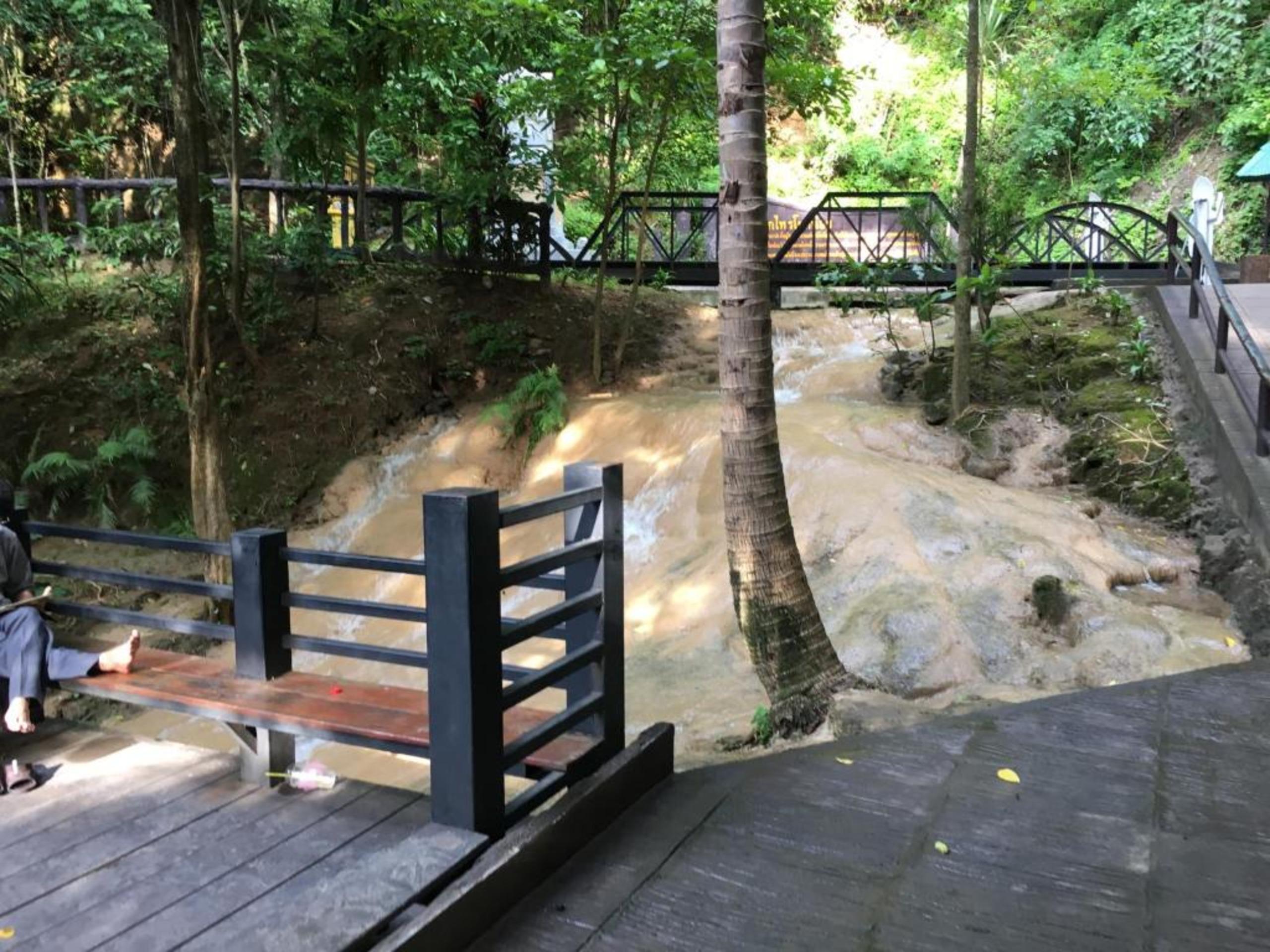 Chokchai Hotel Sai Yok Ngoại thất bức ảnh